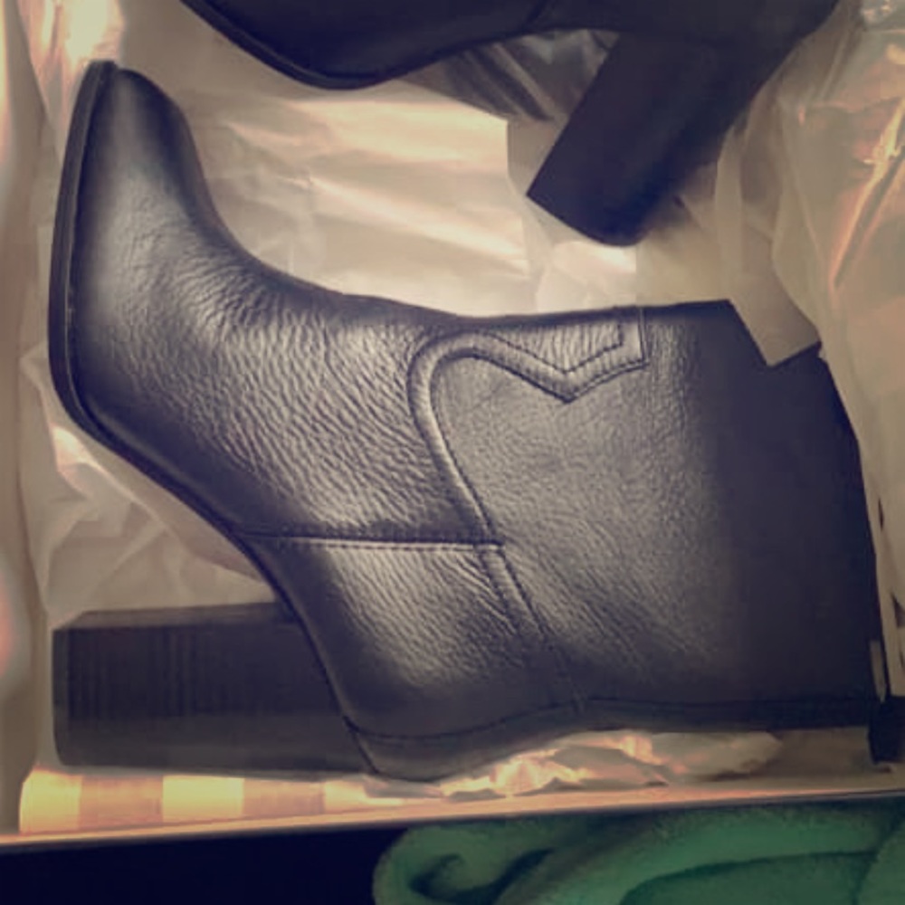 BRAND NEW splendid nero boots in black